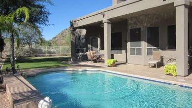 Side view/pool