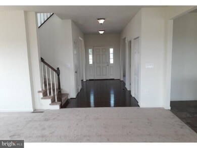 2158 Larkspur Ct, Pennsburg, PA 18073 - photo 3