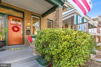 542 Irving St NW, Washington, DC 20010 - photo 2