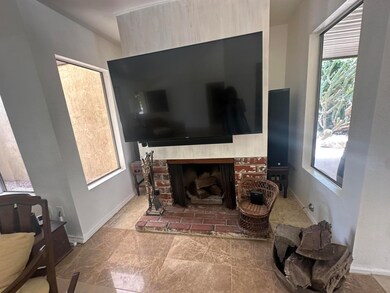 Fireplace/Livingroom