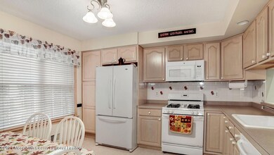 006_2253_Crestwood_place_357262_670842