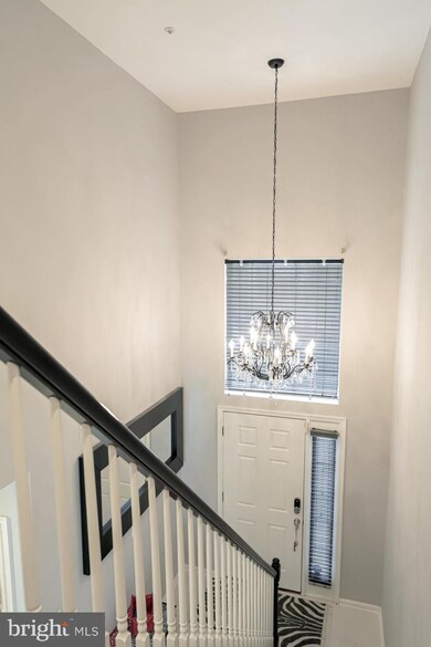 20018 Gateshead Cir, Germantown, MD 20876 - photo 2