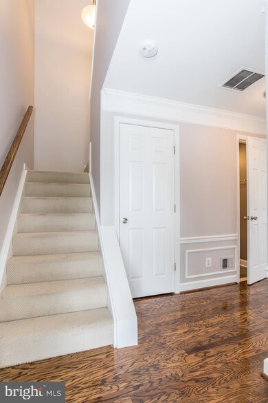 46880 Clarion Terrace unit 203, Sterling, VA 20164 - photo 7