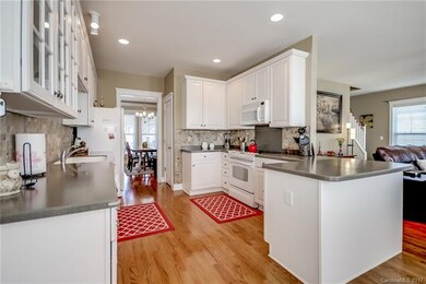 121 Fox Den Cir unit 56, Statesville, NC 28677 - photo 7