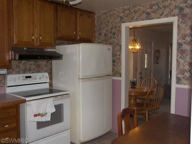 103 Michigan St E, Three Oaks, MI 49128 - photo 2