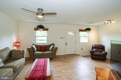 12017 Dove Cir, Laurel, MD 20708 - photo 3