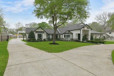 2302 Pine Dr, Friendswood, TX 77546 - photo 3