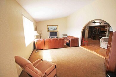 brad 70's house feb2014 029_edited-1