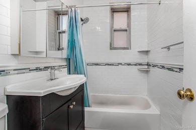 365 Bronx River Rd unit LH, Yonkers, NY 10704 - photo 6