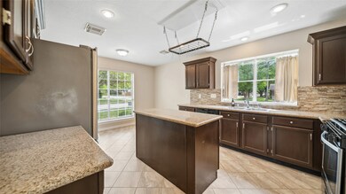 3912 Spring Forest Dr, Pearland, TX 77584 - photo 5