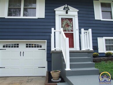 3120 SW Grand Ct, Topeka, KS 66614 - photo 2