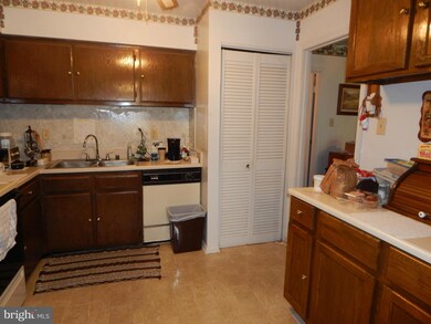 1034 Brinker Dr unit 202, Hagerstown, MD 21740 - photo 6