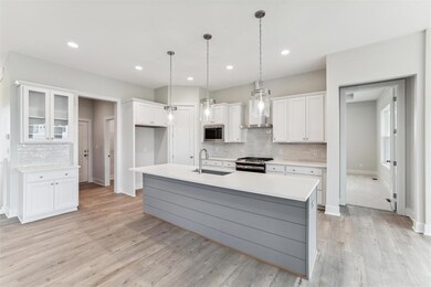 17627 Valleyview Dr, Clive, IA 50325 - photo 3