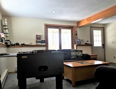 8 Splatter Foot Close unit M434, Wilmington, VT 05363 - photo 3