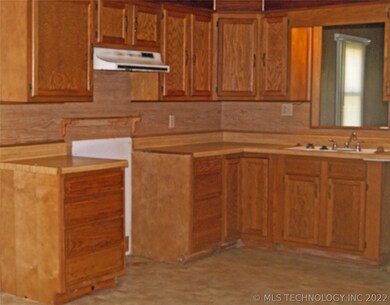 601 N E St, Eufaula, OK 74432 - photo 6