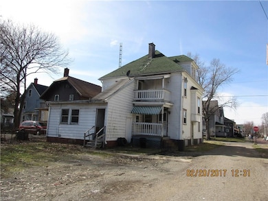 1320 Oxford Ave NW, Canton, OH 44703 - photo 2