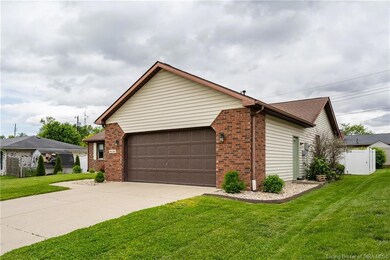 4630 Posthorn Ct, Columbus, IN 47203 - photo 4