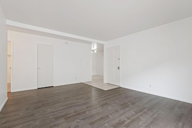 07 - Living Room