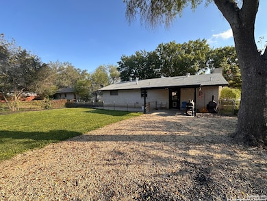 1706 24th St, Hondo, TX 78861 - photo 4