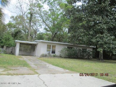 8325 Parr Ct N, Jacksonville, FL 32216 - photo 2