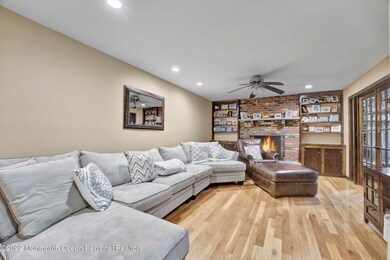 15-Family Room