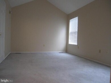 17 Jill Ct, Monmouth Junction, NJ 08852 - photo 4