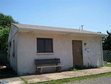 2339 Edgely Rd, Levittown, PA 19057 - photo 2