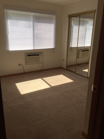 2909 Willow Ln unit 4, Zion, IL 60099 - photo 7