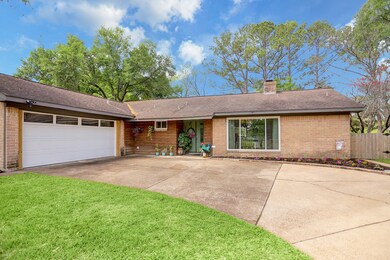 7527 Brush Wood Dr, Houston, TX 77088 - photo 2