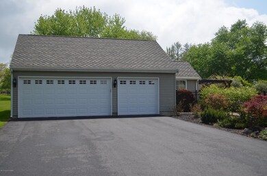 Detached Garage