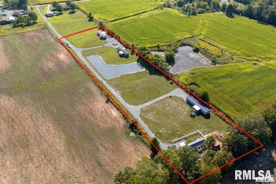 10685 Jc Ln, Marion, IL 62959 - photo 4