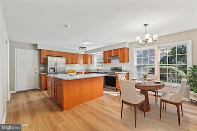 10413 Labrador Loop, Manassas, VA 20112 - photo 5