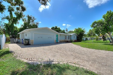 5529 Yorkshire Way, Sarasota, FL 34231 - photo 4