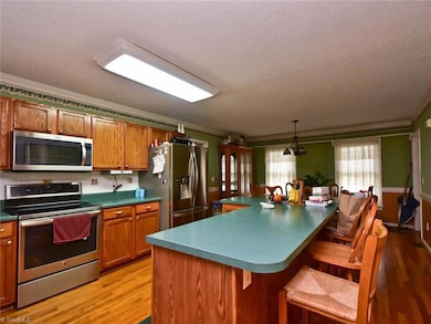 Large kitchen with kitchen island