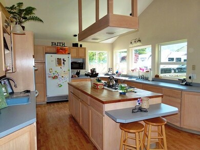 145 Hummingbird Ln, Tillamook, OR 97141 - photo 6