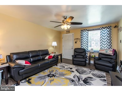 1050 Oakwood Dr, Glenolden, PA 19036 - photo 5