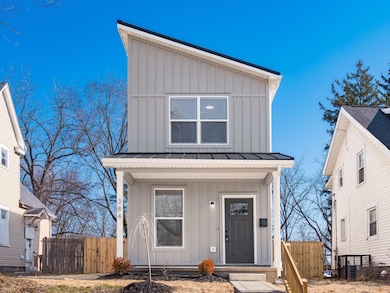 002_5c8_A 384 Whitethorne 063