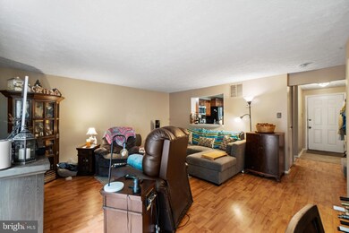 9635 Glendower Ct, Laurel, MD 20723 - photo 7