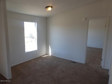 13830 S Sharon-dining area