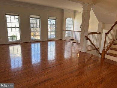 9056 Tanyard Ln, Lorton, VA 22079 - photo 2