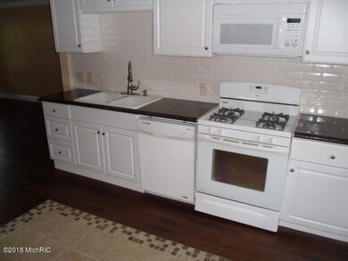 1407 Maple St, Niles, MI 49120 - photo 4