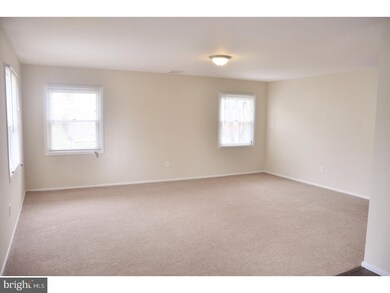 19 Petunia Ln, Willingboro, NJ 08046 - photo 2