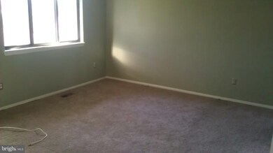 2121 Chapel Valley Ln, Lutherville Timonium, MD 21093 - photo 5