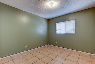 934 E 8th Ave-9