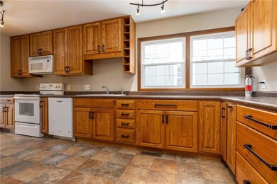 7216 Mastin St, Shawnee, KS 66203 - photo 4