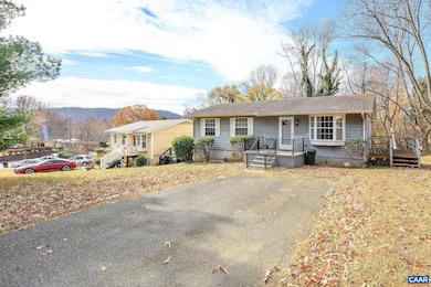 202 Hartmans Mill Rd, Charlottesville, VA 22902 - photo 3