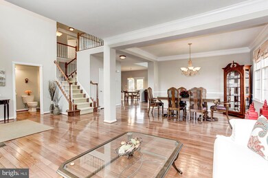 25834 Donegal Dr, Chantilly, VA 20152 - photo 4