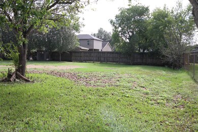 8420 Saylynn Ln, Houston, TX 77075 - photo 6