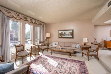 005_Living Room