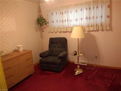 19270 Mccracken Rd, Maple Heights, OH 44137 - photo 5